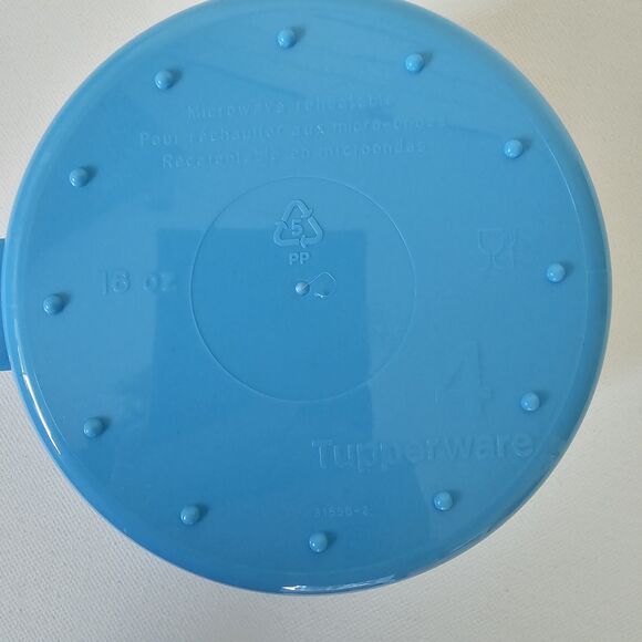 Tupperware Barbie Microwavable Soup Mug with Vented Lid - Picture 2 of 3